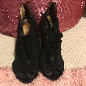 🌸OFFERS?🌸 Nine West Heels